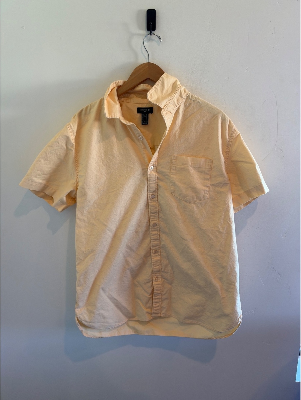 Forever 21 Men’s Yellow Short Sleeve Button Down Shirt Size Medium